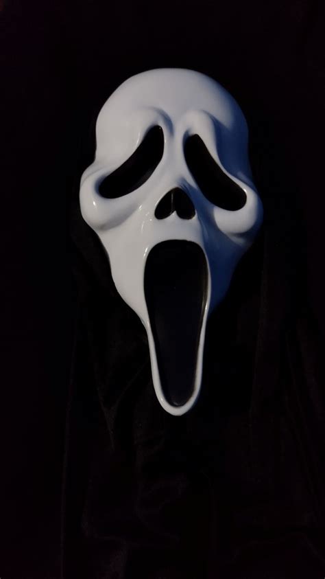 Ghostface mask | Película scream, Imagenes de joker, Películas clásicas ...