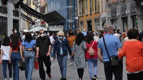 Covid Lanalisi Del Trend Settimanale La Curva Scende Sotto La Soglia