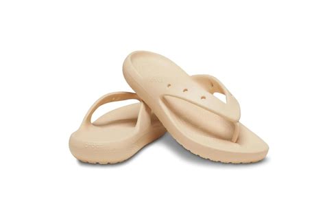 These Bestselling Crocs Flip-Flops Are 25% Off at Zappos