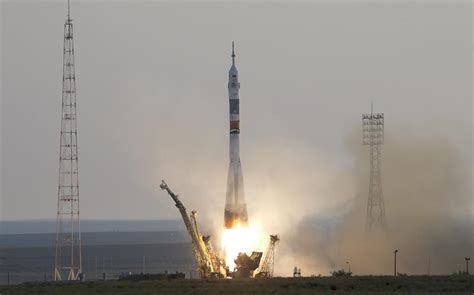 Tres astronautas despegan hacia la Estación Internacional Los Tiempos