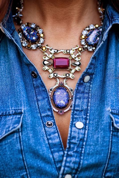 25 Fashion Tips On How To Wear A Denim Shirt 2019 Fashion Jewelry