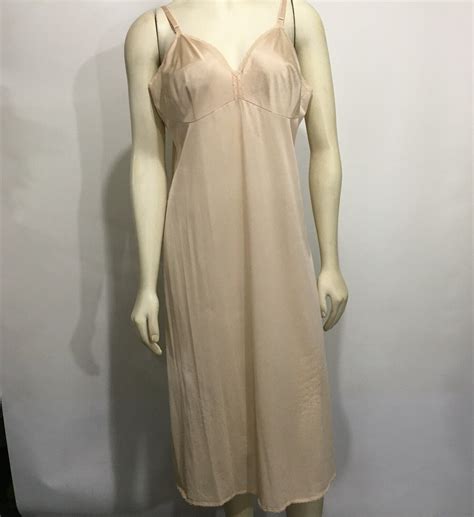 Vanity Fair 38 Full Slip Beige Nude Taupe Nylon Polye Gem