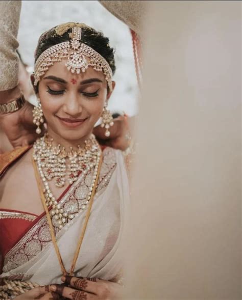 Sobhita Dhulipala Dons A Subtle Silk Saree At Sister S Telugu Wedding Pairs It With Heavy Jewellery