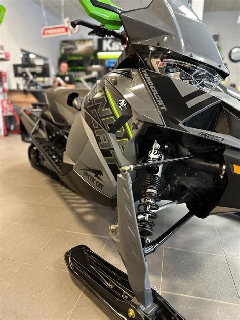 D Couvrez Le Arctic Cat Zr Thundercat Dans Votre Concession