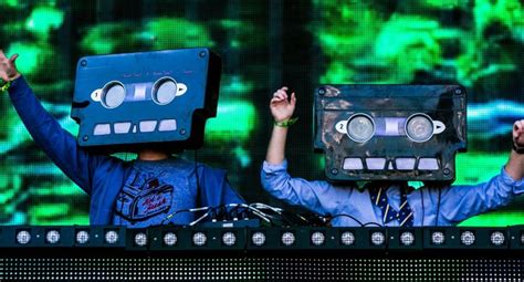 What 8 Famous People Who’ve Been Hiding Their Faces Look Like / Bright Side