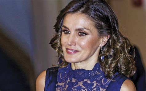 Rainha De Espanha Look De Letizia Deixa Roupa Interior Vis Vel