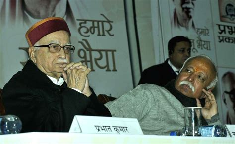 L K Advani, Mohan Bhagwat launch 'Humare Rajju Bhaiya'