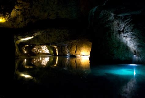 Unterirdischer See Höhle Grotte St Léonard Wallis