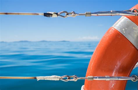 15 Boat Safety Tips & Safety Checklist to Keep You Safe on the Water