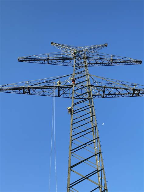 Transmission overhead lines works - Omexom