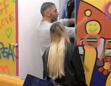 GF Vip 7 Edoardo Tavassi E Micol Incorvaia Insieme Dentro Larmadio