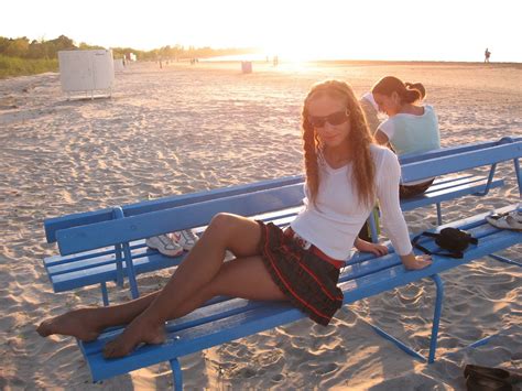 Pantyhose At The Beach Pantyhose Outfits Nylons And Pantyhose What Is