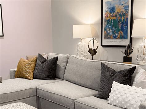 Grey Living Room With Dark Accent Wall | www.resnooze.com