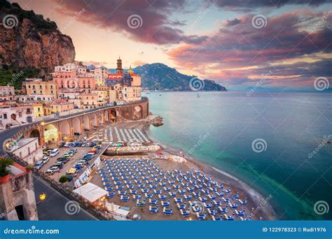 Ciudad De Atrani Italia Imagen De Archivo Imagen De Playa