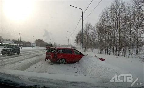 Появилось видео момента жёсткого ДТП с Toyota Wish в Южно Сахалинске