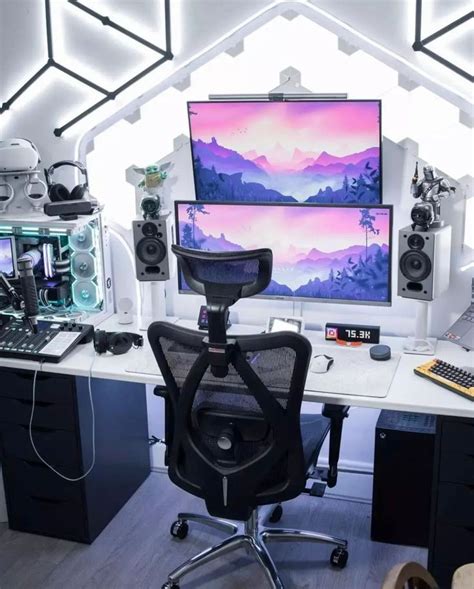 Light PC Gaming Room | Gaming room setup, Gaming computer room, Game room design