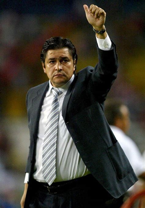 Quién es Luis Fernando Tena el nuevo técnico de Chivas Publimetro México