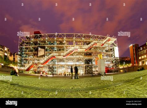 El Centro Pompidou Por Renzo Piano Richard Rogers Y Gianfranco