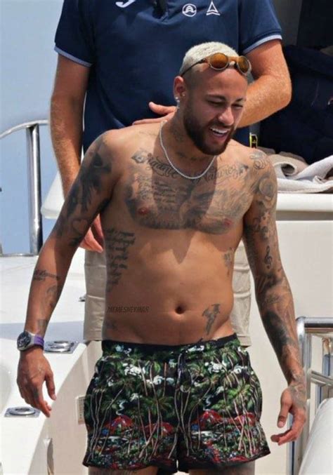 Neymar Looking Chubby In Viral Holiday Snaps