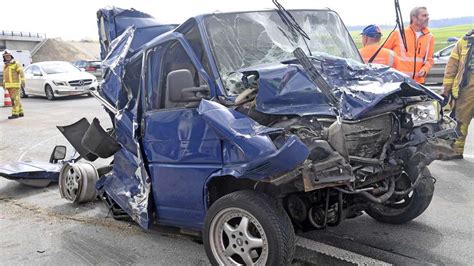 Kilometer Stau Nach Serienunfall Auf Der A