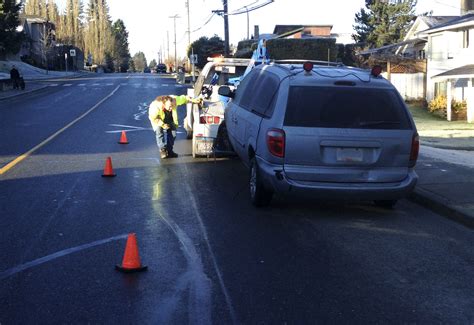 How To Stay Safe While Waiting For A Tow Truck TranBC