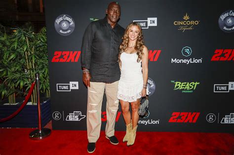 Meet Model Yvette Prieto The Second Wife Of Michael Jordan Sexiz Pix