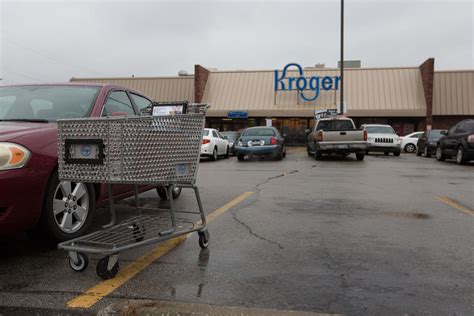 Kroger To Phase Out Plastic Bags Nationwide By 2025 | WKU Public Radio