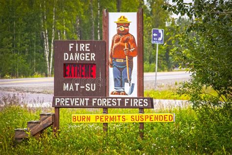 Matsu Alaska Usa Smokey Oso Prevenir Incendios Forestales Firmar Junto