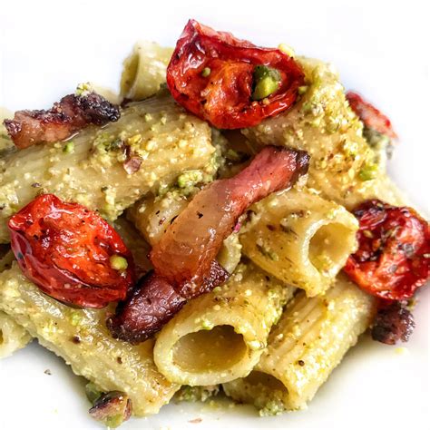 Pasta Armando Rigatoni Con Pesto Di Pistacchio Pomodorini Confit E