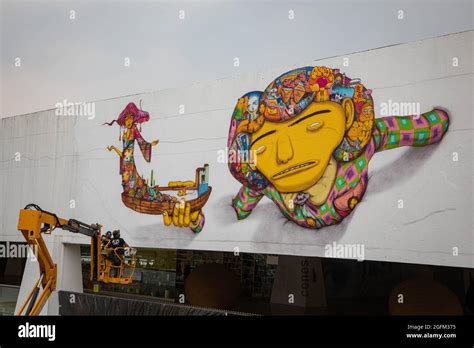 Das Duo von Graffiti Künstlern OS Gemeos Otavio Pandolfo und