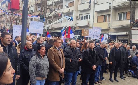 N Veri Nis Protesta Kund R Ndalimit T Dinarit Gazetablic