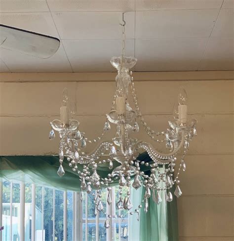 Small White Chandelier – Art Pancake Party & Wedding Rental