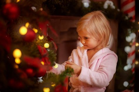 La Navidad Es Una época Muy Preciosa Del Año Foto Gratis