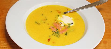 Rezept Safransuppe Mit Ger Uchertem Lachs Rollis Rezepte