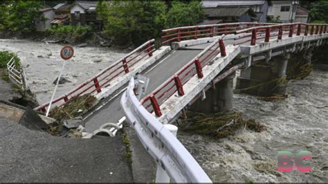 Typhoon Lan Makes Landfall In Japan Youtube