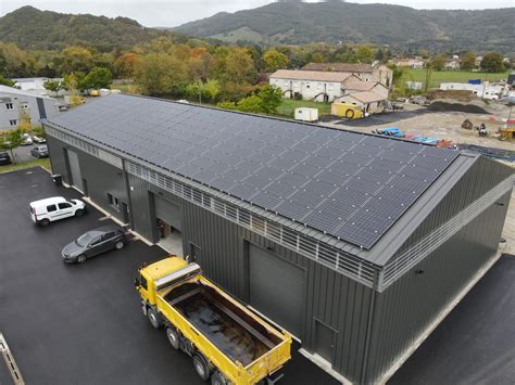 Panneaux solaires pour bâtiments professionnels à Toulouse Ceneo Energie