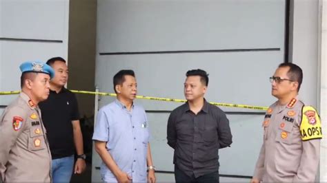 Foto Karyawan Pabrik Di Tangerang Bukan Cuma Dibunuh Dua Unit Mobilnya