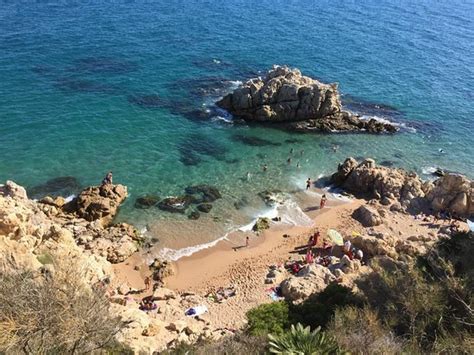 Playa La Roca Grossa En Sant Pol De Mar Barcelona