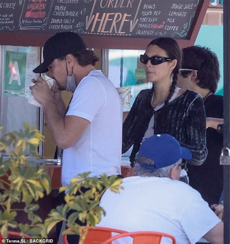 Leonardo Dicaprios Girlfriend Vittoria Ceretti Is Seen Wearing Ring On That Finger Informatnews