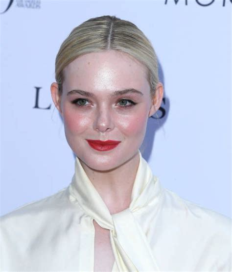 26077 Elle Fanning Photos And Premium High Res Pictures Getty Images