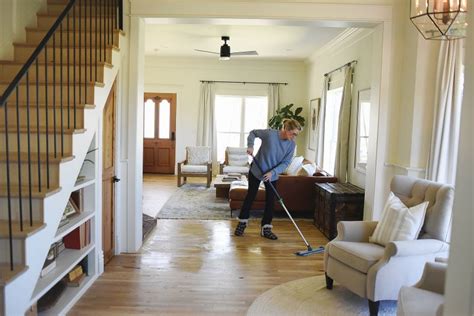 Natural Hardwood Floor Cleaner - Dave & Jenny Marrs