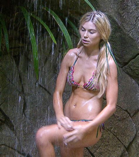 Im A Celebrity 2017 Georgia Toffolo Flaunts Cleavage In Bikini Daily Star