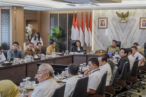 Perekonomian Indonesia Diproyeksikan Tumbuh Di Atas Di