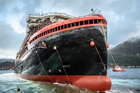 Stapellauf Ms Fridtjof Nansen Hurtigruten L Sst Zweites Hybrid