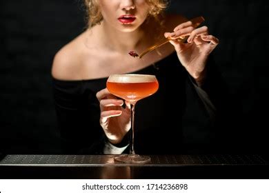 3,738 Black female bartender Images, Stock Photos & Vectors | Shutterstock