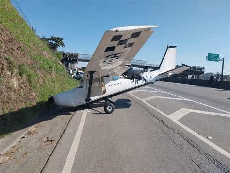 Pouso For Ado De Aeronave Causa Interdi O Em Rodovia Di Rio De Not Cias