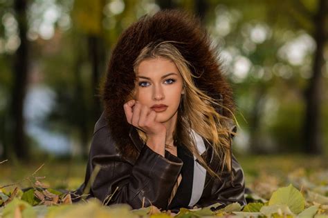 Download Blonde Female Model Winter Clothes Wallpaper