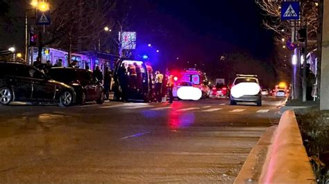 Accident pe o trecere de pietoni seară trecută în București Un copil