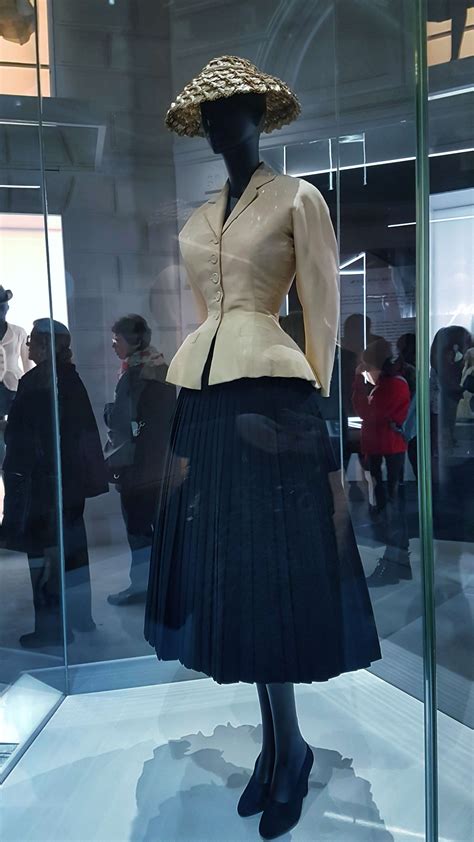 History Bite Christian Dior Bar Suit An Historian About Town