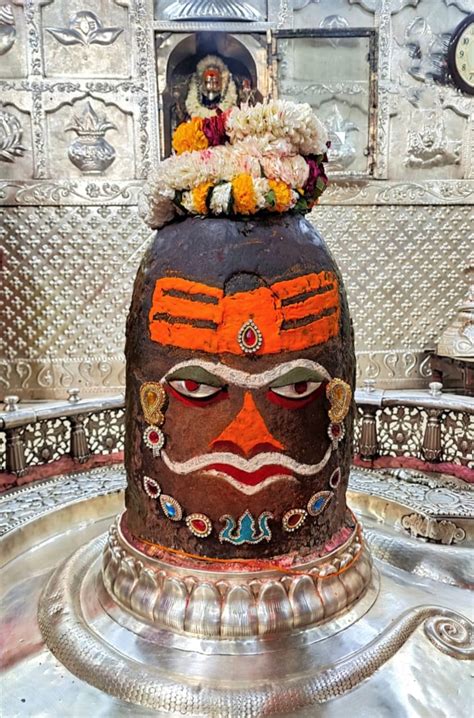 Ujjain Mahakaleshwar Temple बाबा महाकाल ने राजा के रूप में दर्शन दिए